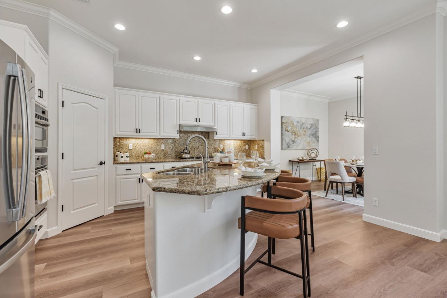 Detail Gallery Image 13 of 46 For 841 E River Pkwy, Santa Clara,  CA 95054 - 5 Beds | 3/1 Baths