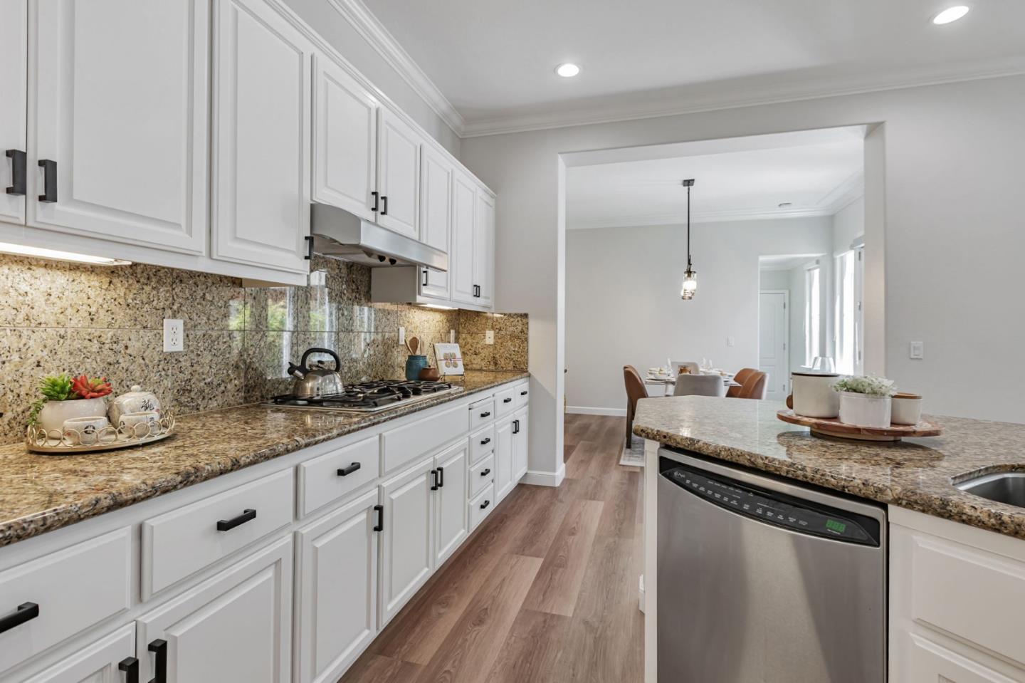 Detail Gallery Image 15 of 46 For 841 E River Pkwy, Santa Clara,  CA 95054 - 5 Beds | 3/1 Baths