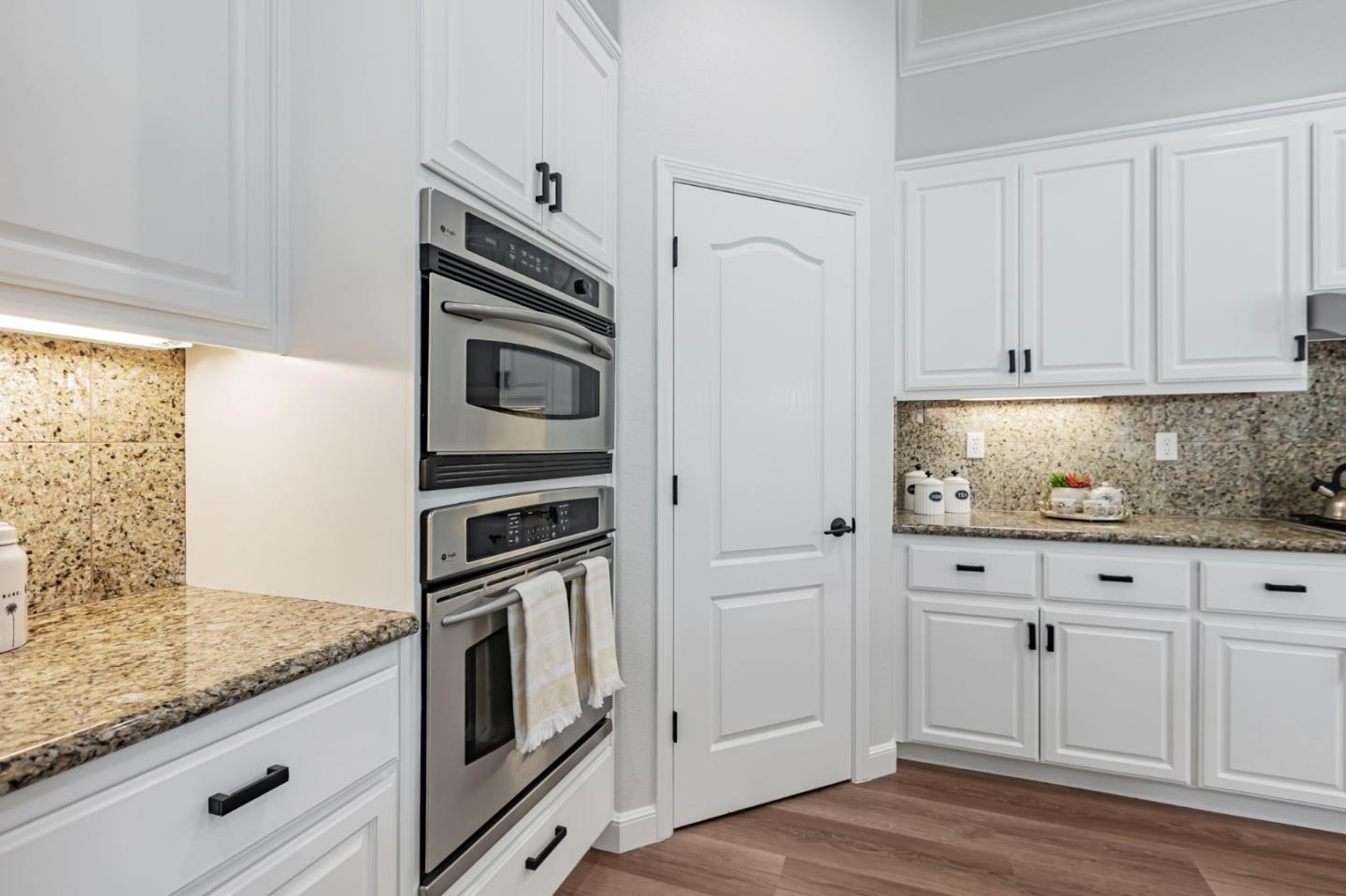 Detail Gallery Image 16 of 46 For 841 E River Pkwy, Santa Clara,  CA 95054 - 5 Beds | 3/1 Baths