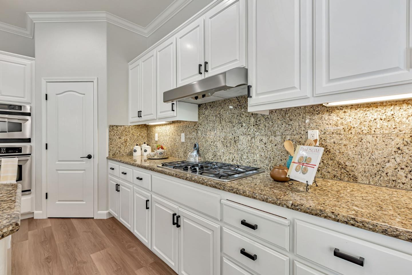 Detail Gallery Image 20 of 46 For 841 E River Pkwy, Santa Clara,  CA 95054 - 5 Beds | 3/1 Baths