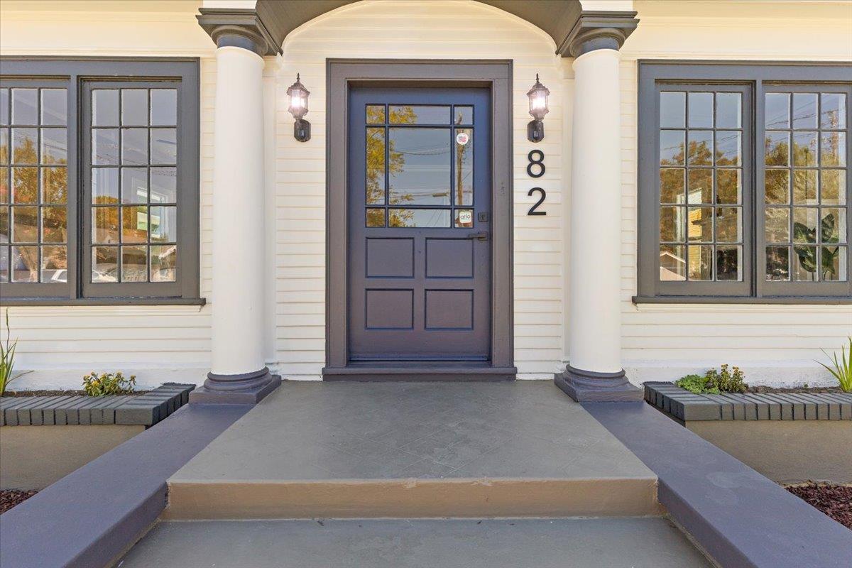 Detail Gallery Image 1 of 44 For 82 Hollywood Ave, San Jose,  CA 95112 - 4 Beds | 2 Baths