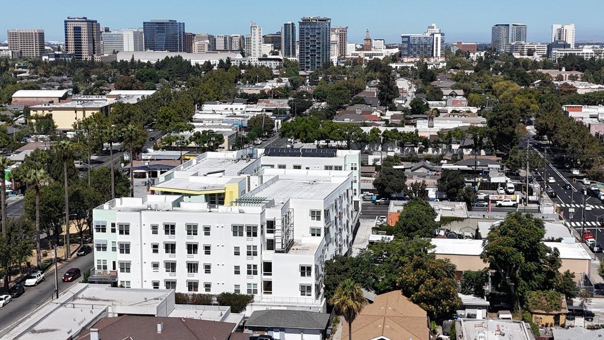Detail Gallery Image 14 of 44 For 82 Hollywood Ave, San Jose,  CA 95112 - 4 Beds | 2 Baths