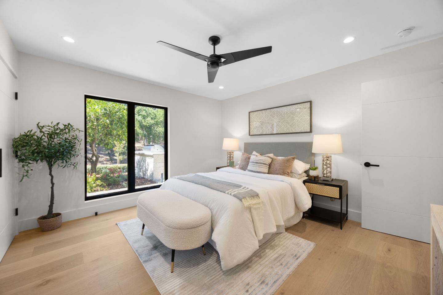 Detail Gallery Image 20 of 47 For 510 Yale Dr, San Mateo,  CA 94402 - 5 Beds | 3/1 Baths