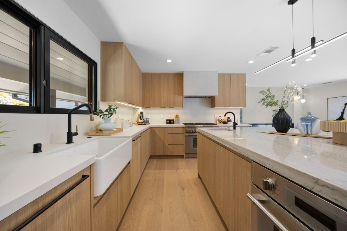 Detail Gallery Image 6 of 47 For 510 Yale Dr, San Mateo,  CA 94402 - 5 Beds | 3/1 Baths