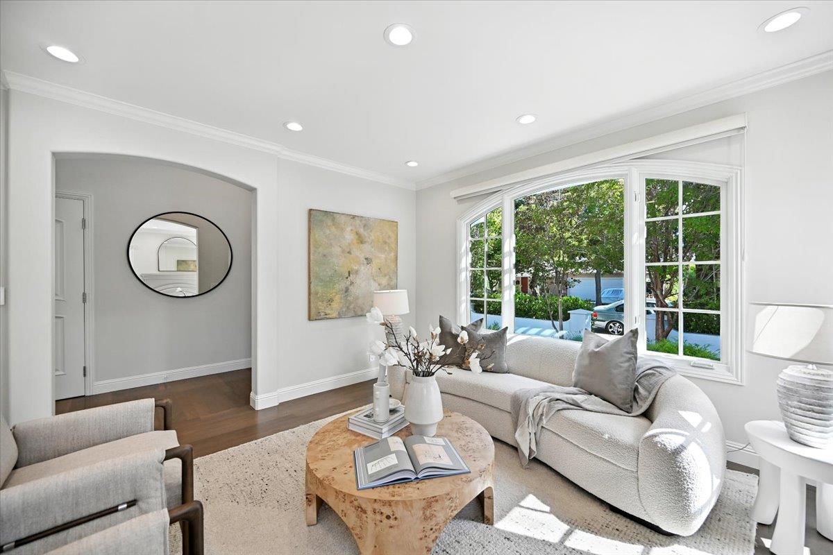 Detail Gallery Image 11 of 62 For 1021 Fife Ave, Palo Alto,  CA 94301 - 4 Beds | 3 Baths