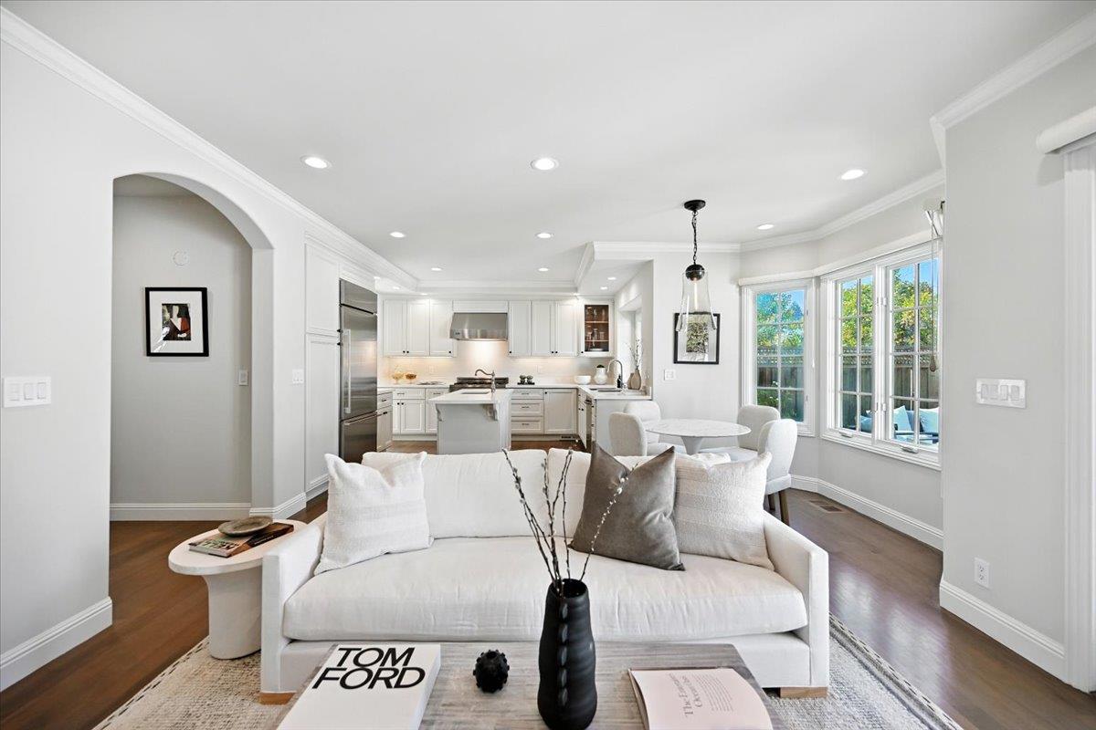 Detail Gallery Image 20 of 62 For 1021 Fife Ave, Palo Alto,  CA 94301 - 4 Beds | 3 Baths