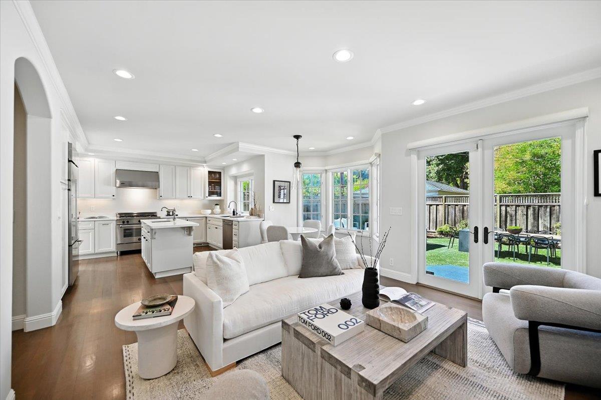 Detail Gallery Image 21 of 62 For 1021 Fife Ave, Palo Alto,  CA 94301 - 4 Beds | 3 Baths