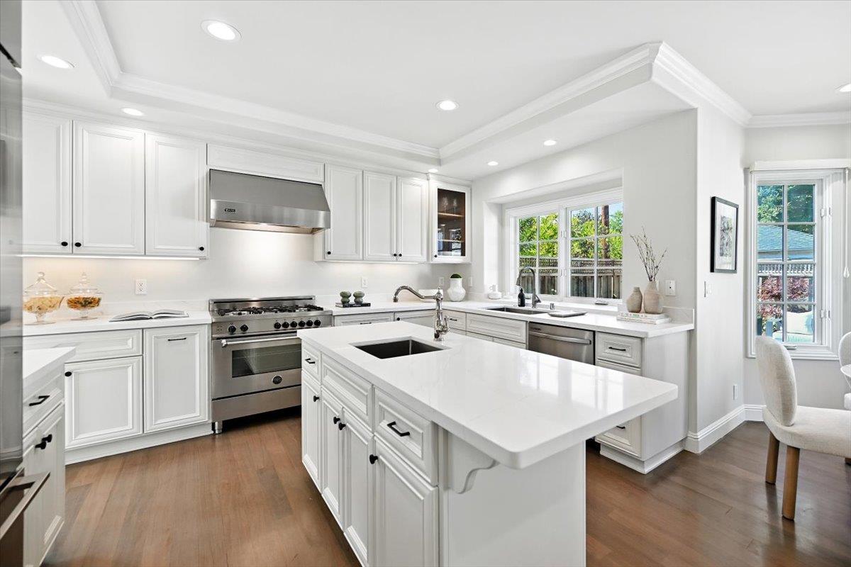 Detail Gallery Image 24 of 62 For 1021 Fife Ave, Palo Alto,  CA 94301 - 4 Beds | 3 Baths