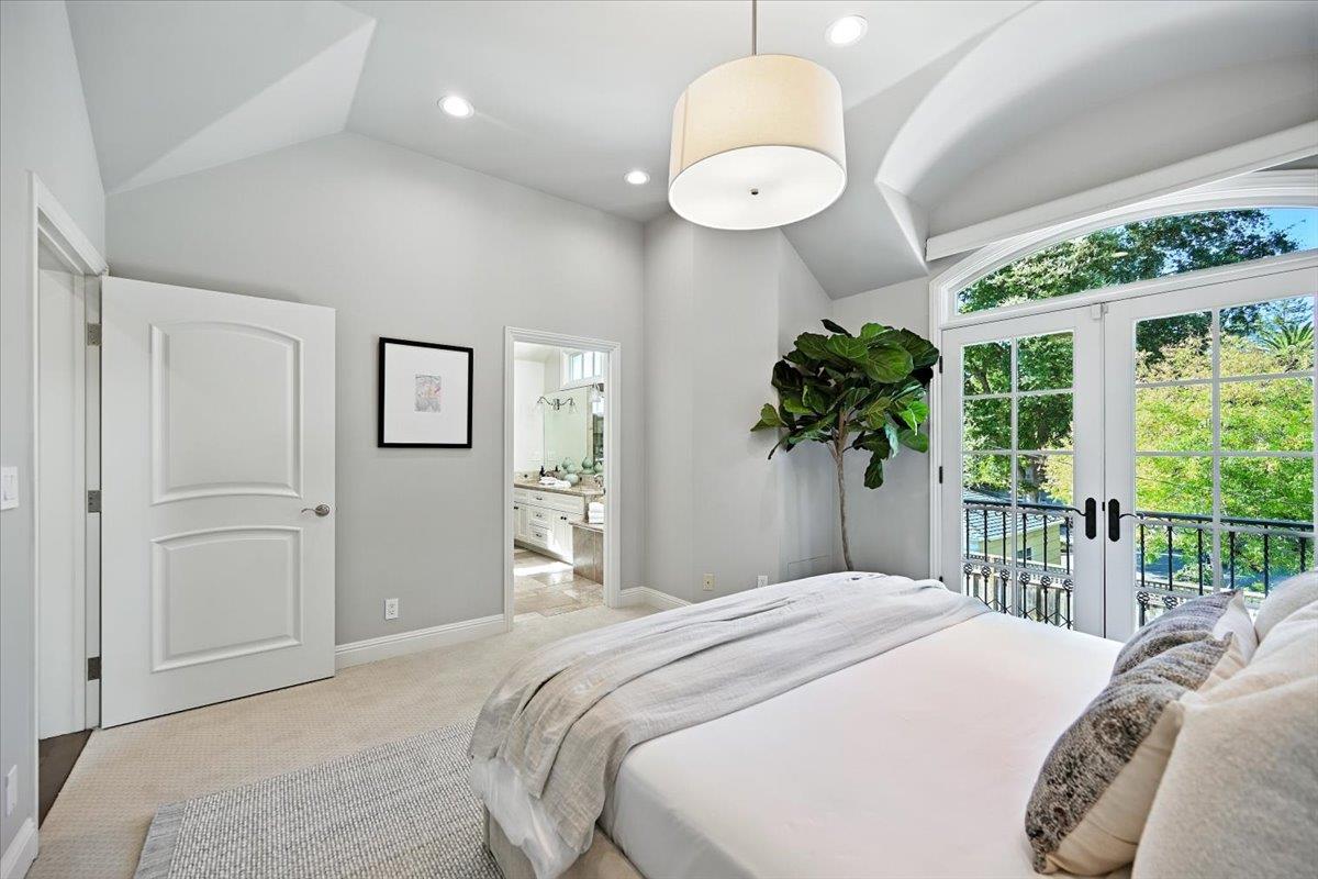 Detail Gallery Image 35 of 62 For 1021 Fife Ave, Palo Alto,  CA 94301 - 4 Beds | 3 Baths