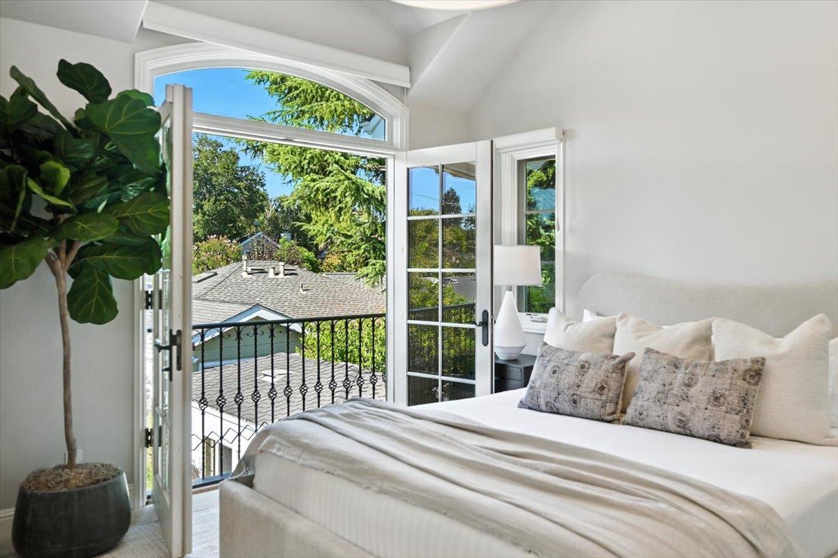 Detail Gallery Image 36 of 62 For 1021 Fife Ave, Palo Alto,  CA 94301 - 4 Beds | 3 Baths