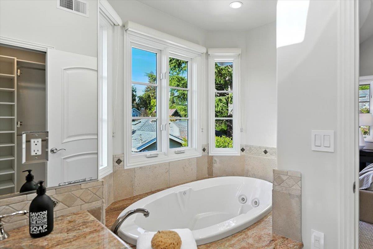 Detail Gallery Image 39 of 62 For 1021 Fife Ave, Palo Alto,  CA 94301 - 4 Beds | 3 Baths