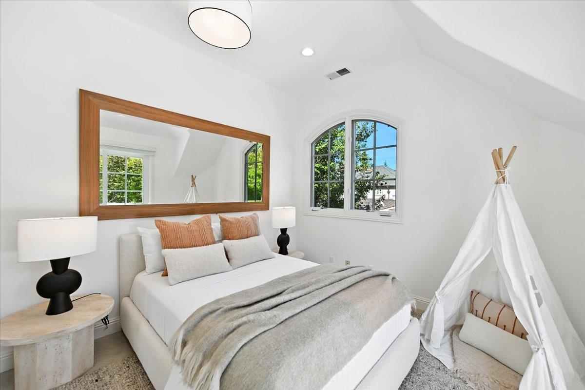 Detail Gallery Image 44 of 62 For 1021 Fife Ave, Palo Alto,  CA 94301 - 4 Beds | 3 Baths