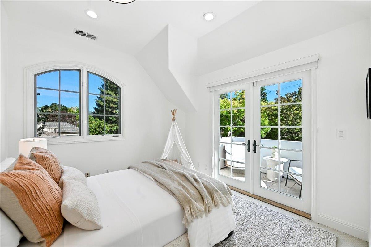 Detail Gallery Image 45 of 62 For 1021 Fife Ave, Palo Alto,  CA 94301 - 4 Beds | 3 Baths