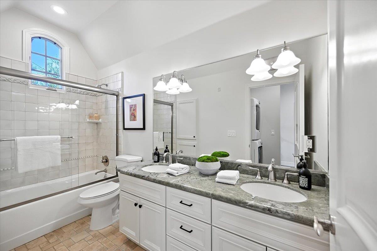 Detail Gallery Image 48 of 62 For 1021 Fife Ave, Palo Alto,  CA 94301 - 4 Beds | 3 Baths