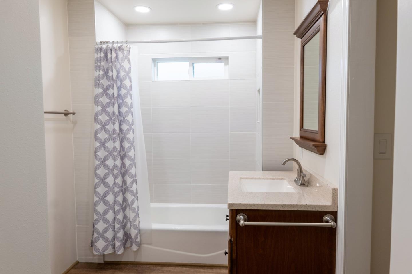 Detail Gallery Image 14 of 17 For 30 Catalina Ave, Salinas,  CA 93901 - 3 Beds | 2 Baths