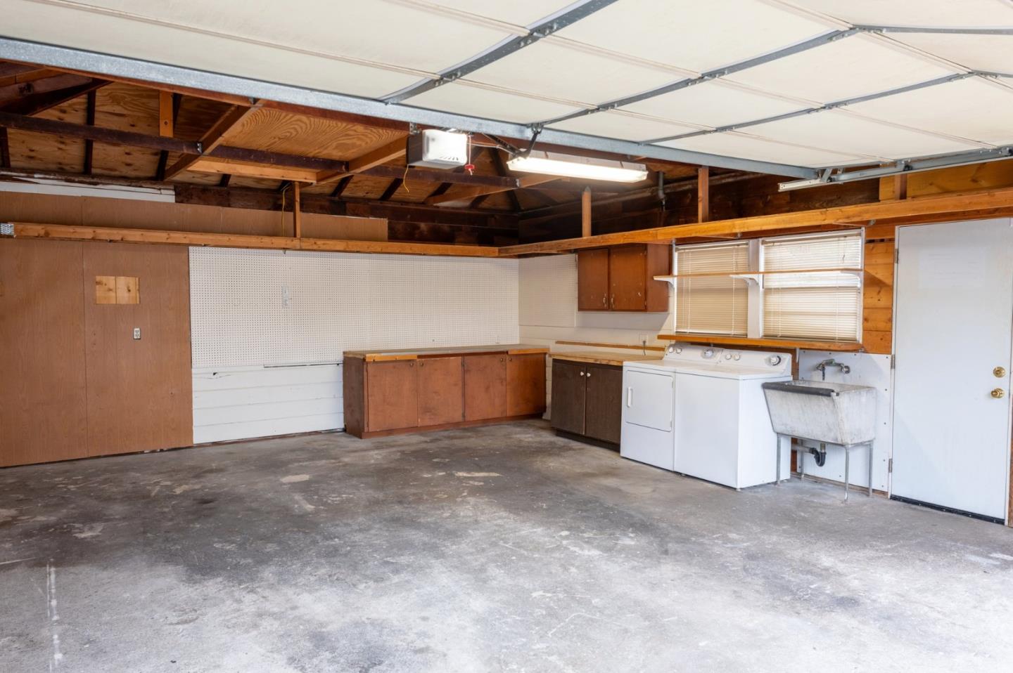 Detail Gallery Image 15 of 17 For 30 Catalina Ave, Salinas,  CA 93901 - 3 Beds | 2 Baths
