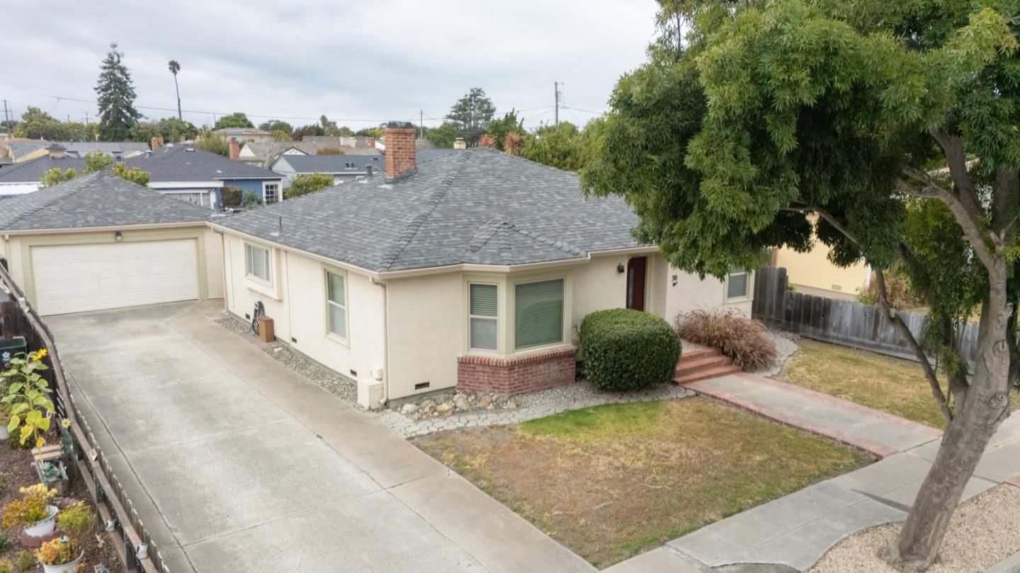 Detail Gallery Image 2 of 17 For 30 Catalina Ave, Salinas,  CA 93901 - 3 Beds | 2 Baths