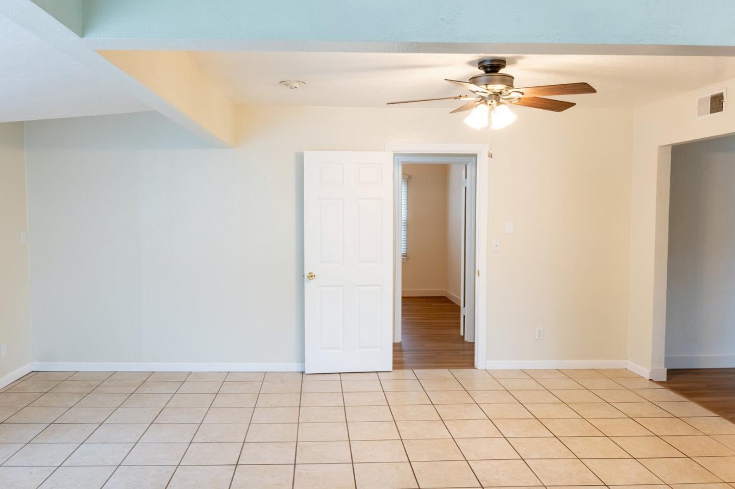 Detail Gallery Image 9 of 17 For 30 Catalina Ave, Salinas,  CA 93901 - 3 Beds | 2 Baths