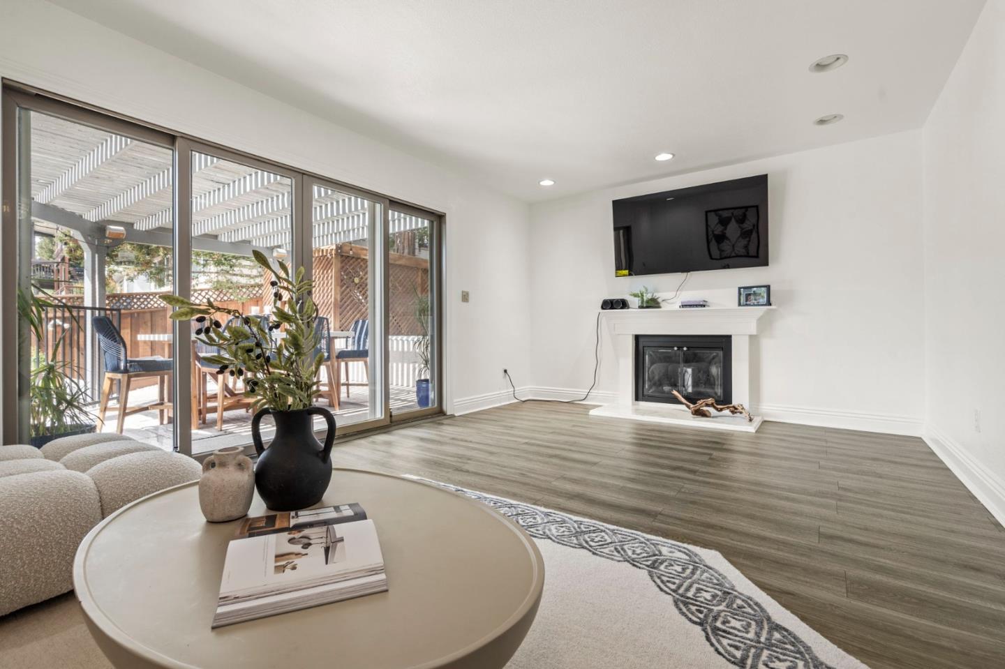 Detail Gallery Image 16 of 51 For 3 Saint Louis Ln, Pleasant Hill,  CA 94523 - 4 Beds | 2/1 Baths