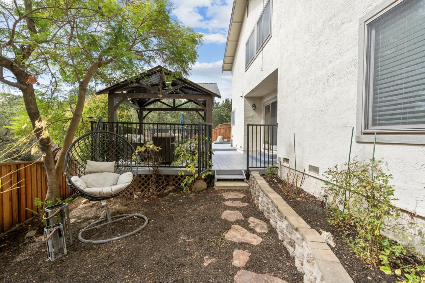 Detail Gallery Image 42 of 51 For 3 Saint Louis Ln, Pleasant Hill,  CA 94523 - 4 Beds | 2/1 Baths