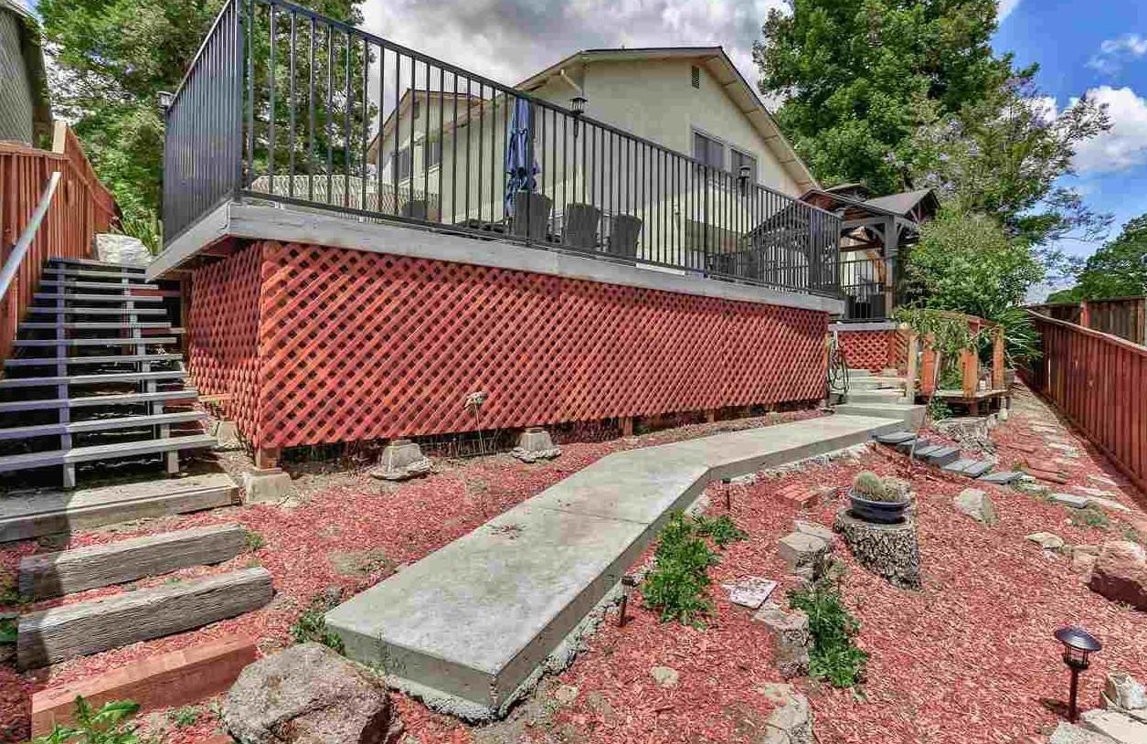 Detail Gallery Image 50 of 51 For 3 Saint Louis Ln, Pleasant Hill,  CA 94523 - 4 Beds | 2/1 Baths