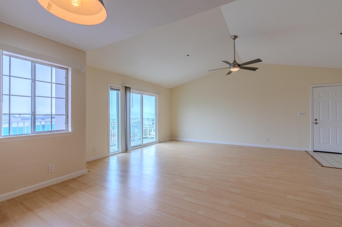 Detail Gallery Image 7 of 10 For 1024 San Luis Cir #724,  Daly City,  CA 94014 - 2 Beds | 1/1 Baths