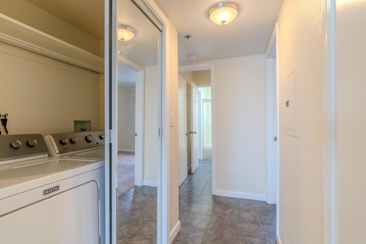 Detail Gallery Image 8 of 10 For 1024 San Luis Cir #724,  Daly City,  CA 94014 - 2 Beds | 1/1 Baths