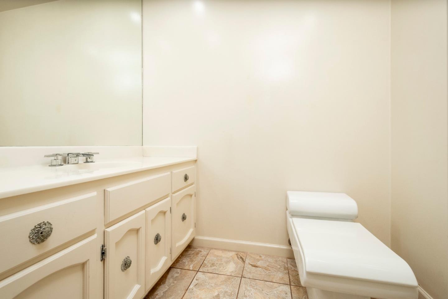 Detail Gallery Image 12 of 31 For 1285 Tartan Trail Rd, Hillsborough,  CA 94010 - 5 Beds | 3/1 Baths