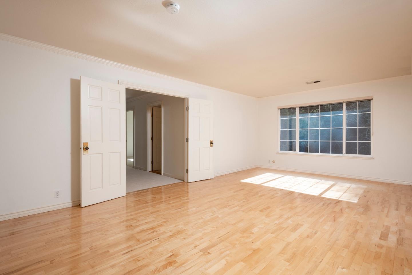 Detail Gallery Image 15 of 31 For 1285 Tartan Trail Rd, Hillsborough,  CA 94010 - 5 Beds | 3/1 Baths