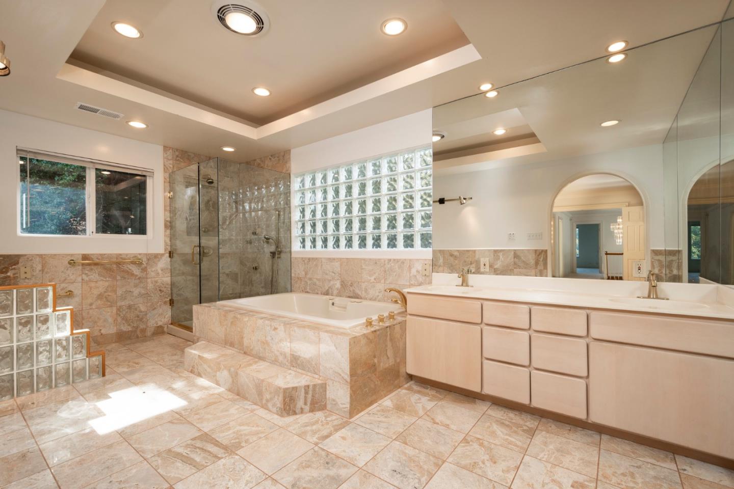 Detail Gallery Image 16 of 31 For 1285 Tartan Trail Rd, Hillsborough,  CA 94010 - 5 Beds | 3/1 Baths
