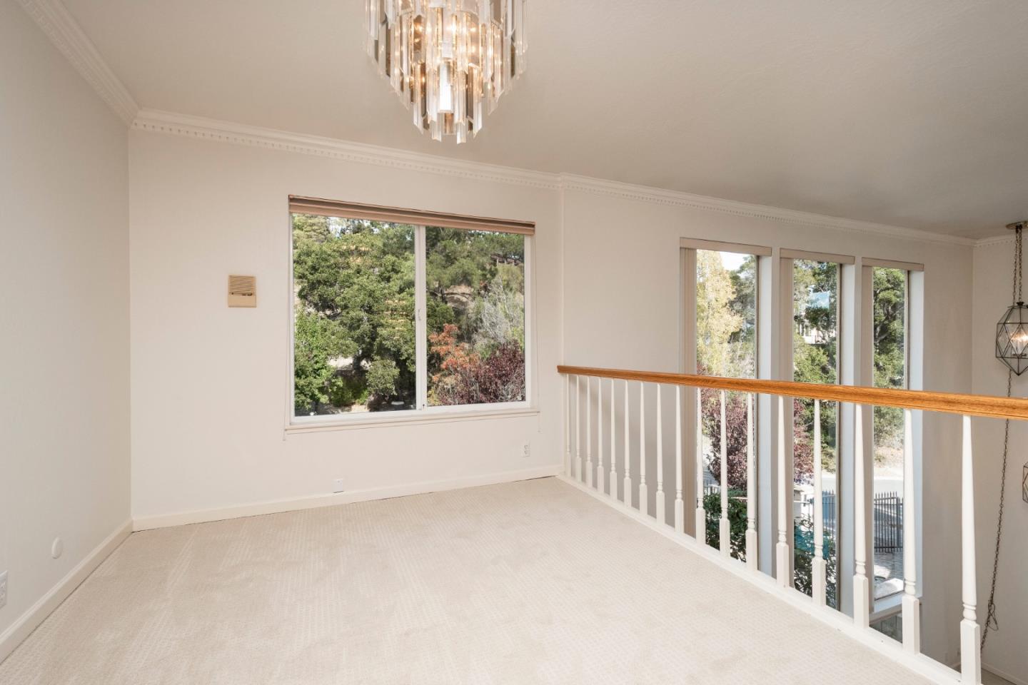 Detail Gallery Image 18 of 31 For 1285 Tartan Trail Rd, Hillsborough,  CA 94010 - 5 Beds | 3/1 Baths