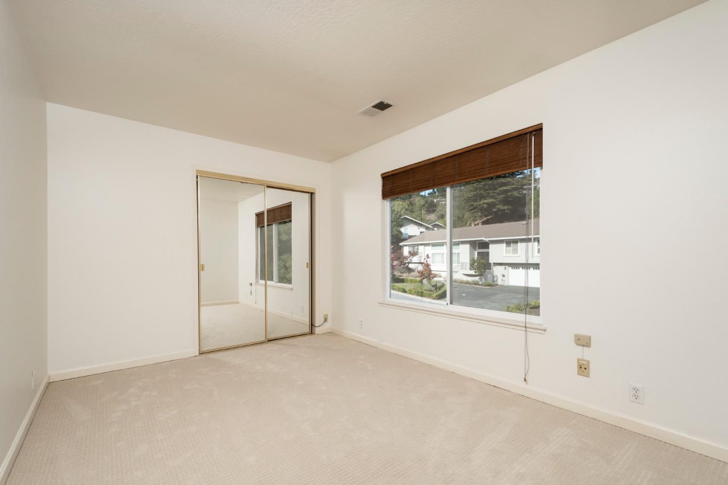 Detail Gallery Image 19 of 31 For 1285 Tartan Trail Rd, Hillsborough,  CA 94010 - 5 Beds | 3/1 Baths