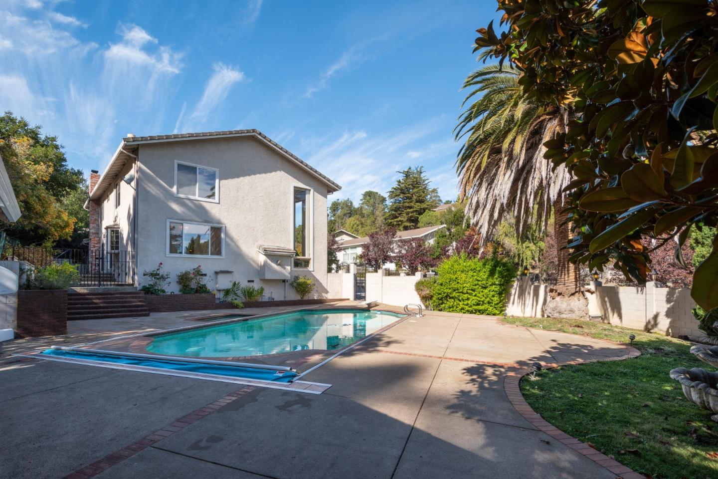 Detail Gallery Image 24 of 31 For 1285 Tartan Trail Rd, Hillsborough,  CA 94010 - 5 Beds | 3/1 Baths