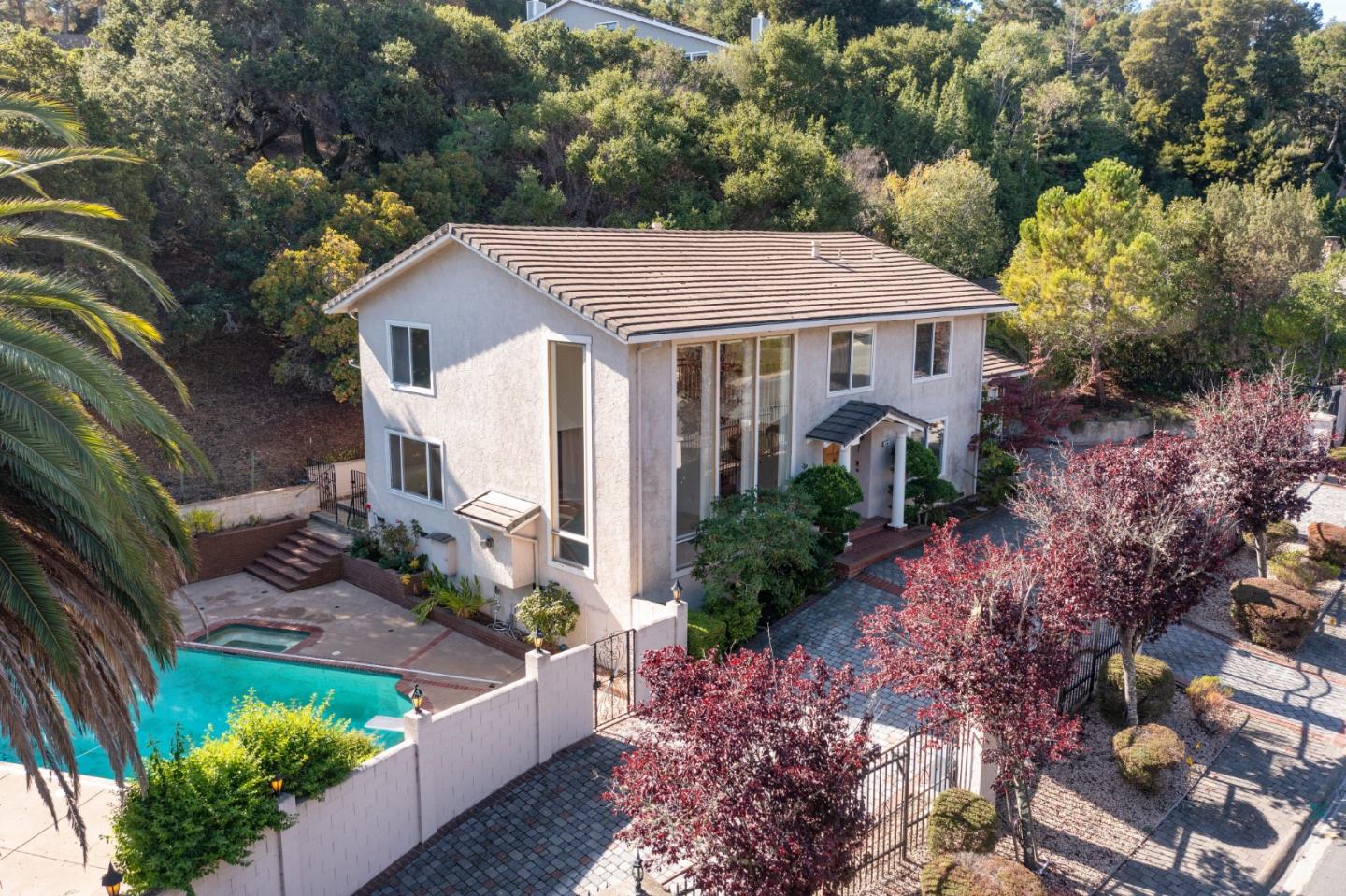 Detail Gallery Image 29 of 31 For 1285 Tartan Trail Rd, Hillsborough,  CA 94010 - 5 Beds | 3/1 Baths