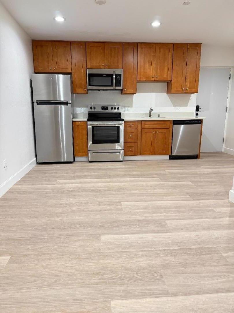 Detail Gallery Image 1 of 8 For 318 3rd Lane a,  South San Francisco,  CA 94080 - 3 Beds | 1 Baths