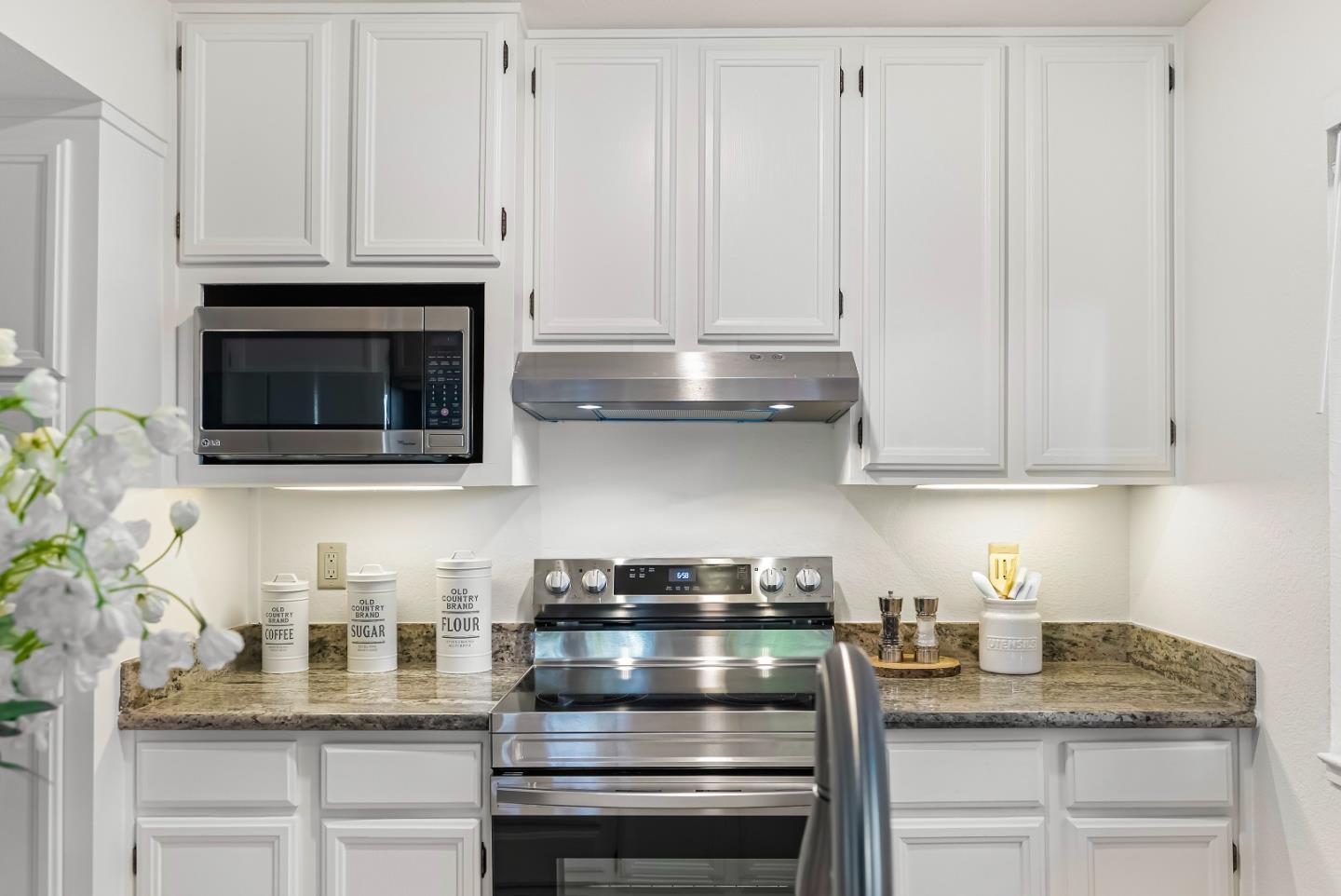 Detail Gallery Image 9 of 49 For 181 Centre St #29,  Mountain View,  CA 94041 - 2 Beds | 2 Baths