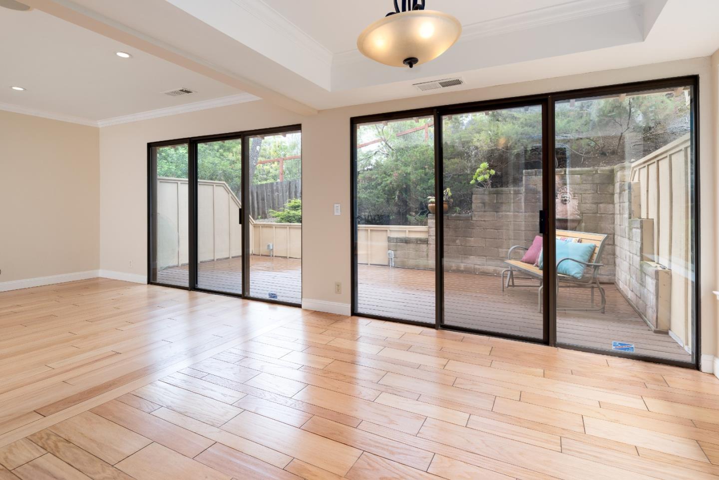 Detail Gallery Image 11 of 44 For 6 Sorrel Ln, San Carlos,  CA 94070 - 3 Beds | 2/1 Baths