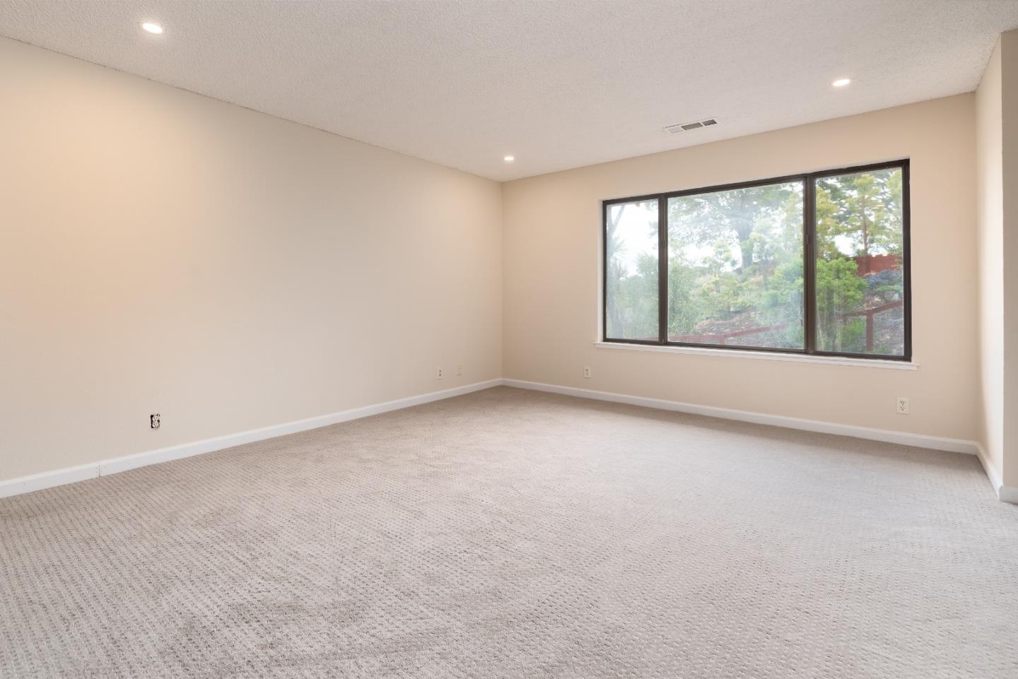 Detail Gallery Image 19 of 44 For 6 Sorrel Ln, San Carlos,  CA 94070 - 3 Beds | 2/1 Baths