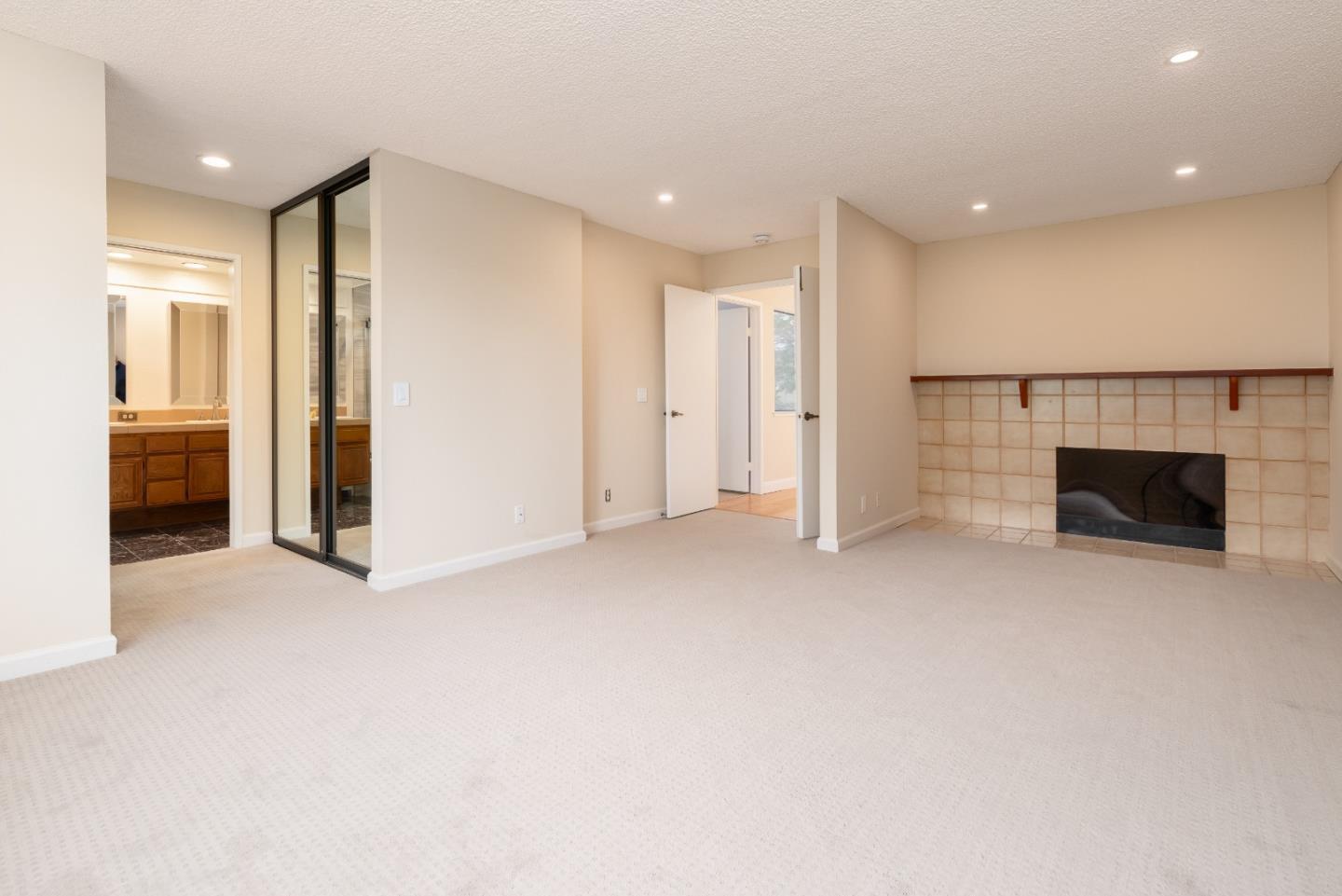 Detail Gallery Image 21 of 44 For 6 Sorrel Ln, San Carlos,  CA 94070 - 3 Beds | 2/1 Baths