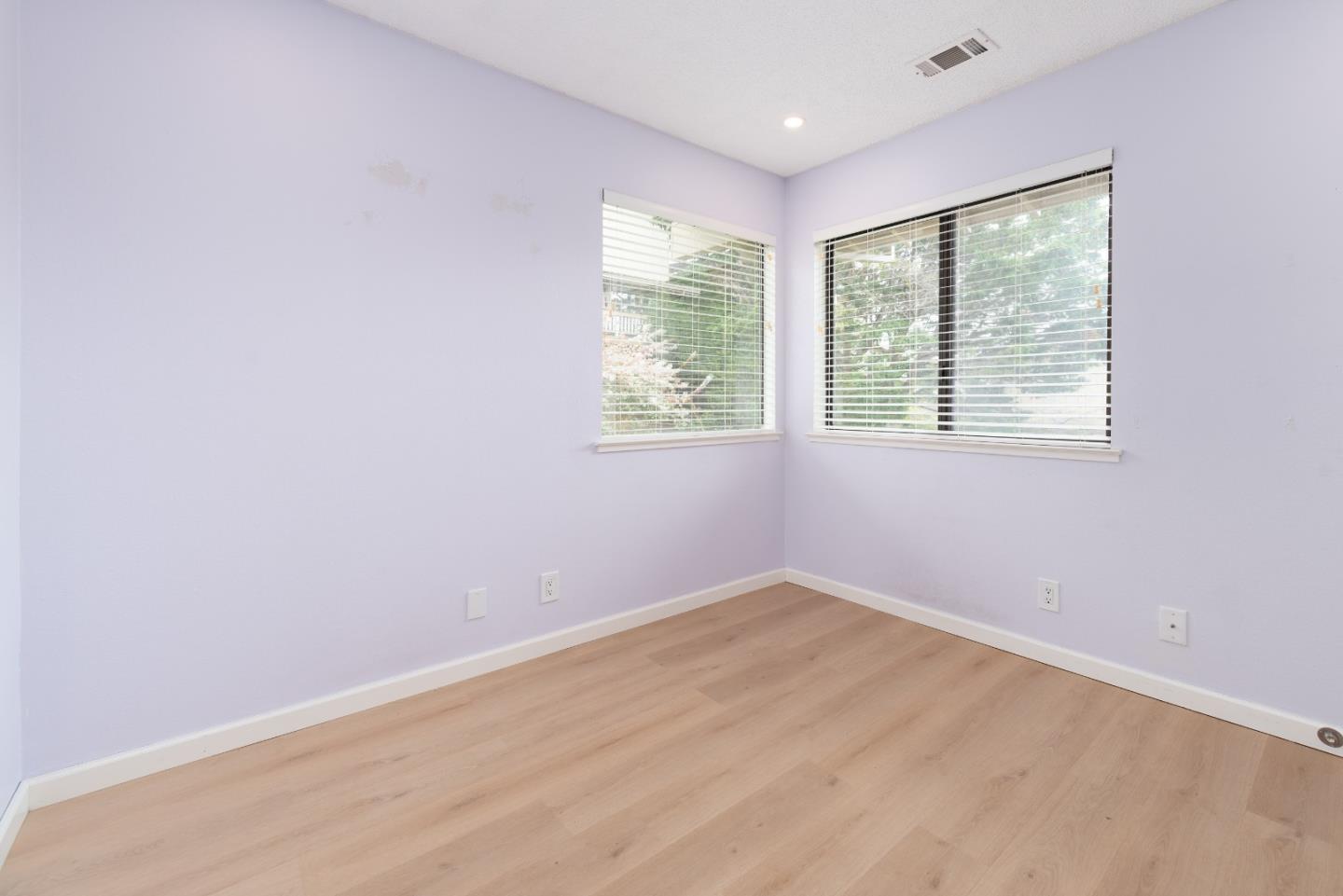 Detail Gallery Image 25 of 44 For 6 Sorrel Ln, San Carlos,  CA 94070 - 3 Beds | 2/1 Baths