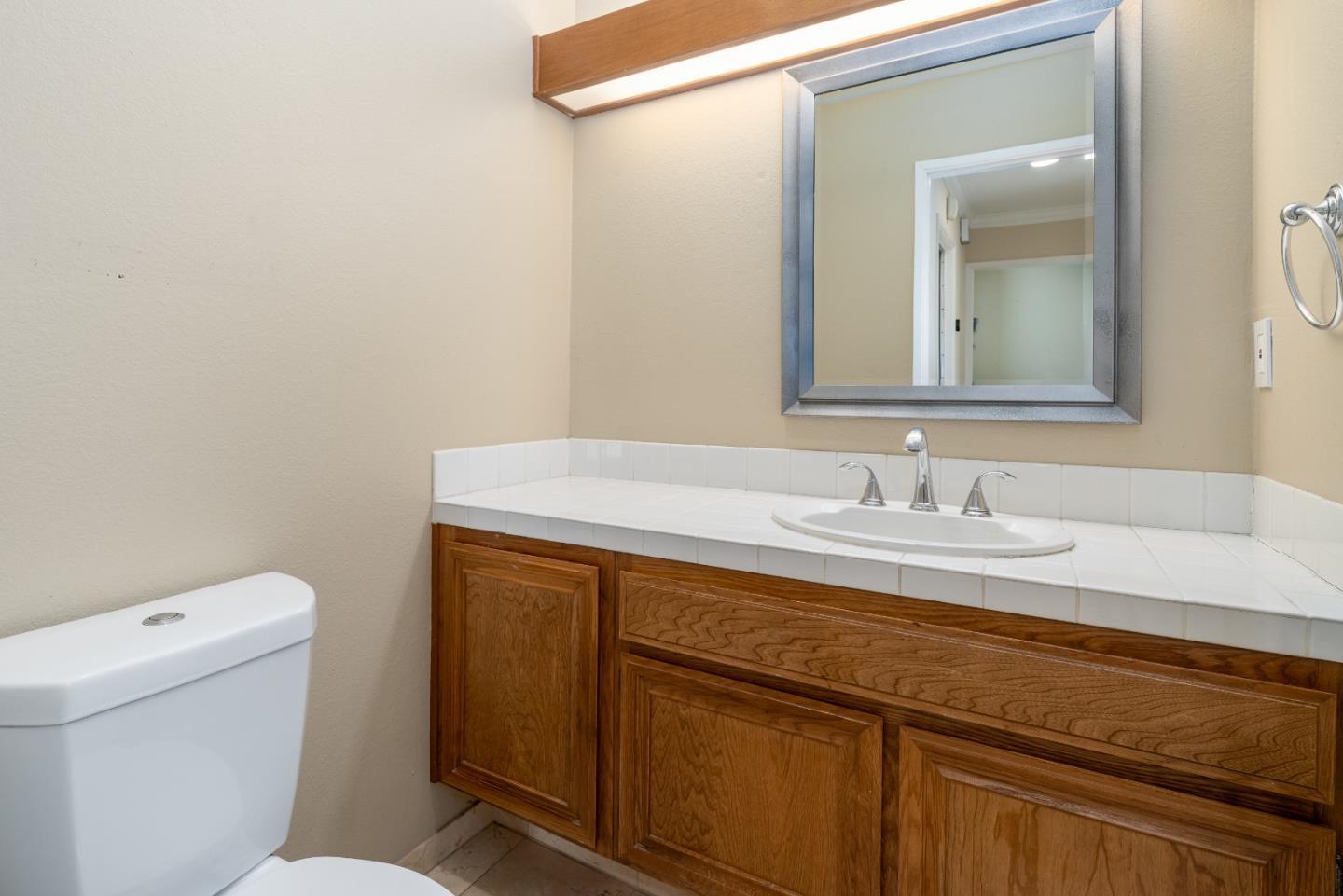 Detail Gallery Image 31 of 44 For 6 Sorrel Ln, San Carlos,  CA 94070 - 3 Beds | 2/1 Baths