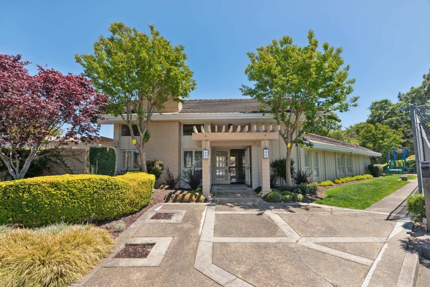 Detail Gallery Image 35 of 44 For 6 Sorrel Ln, San Carlos,  CA 94070 - 3 Beds | 2/1 Baths