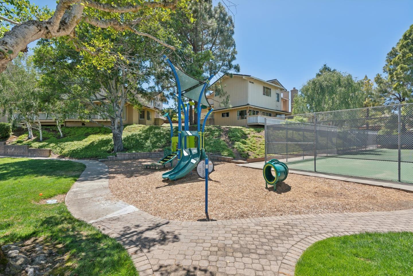 Detail Gallery Image 44 of 44 For 6 Sorrel Ln, San Carlos,  CA 94070 - 3 Beds | 2/1 Baths