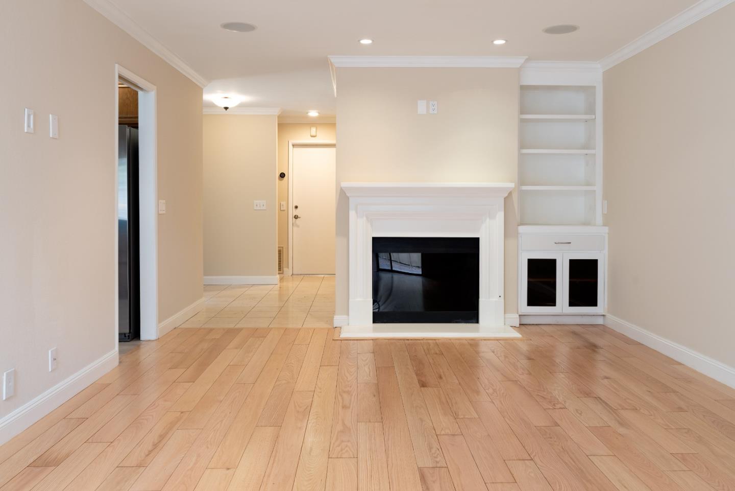 Detail Gallery Image 7 of 44 For 6 Sorrel Ln, San Carlos,  CA 94070 - 3 Beds | 2/1 Baths