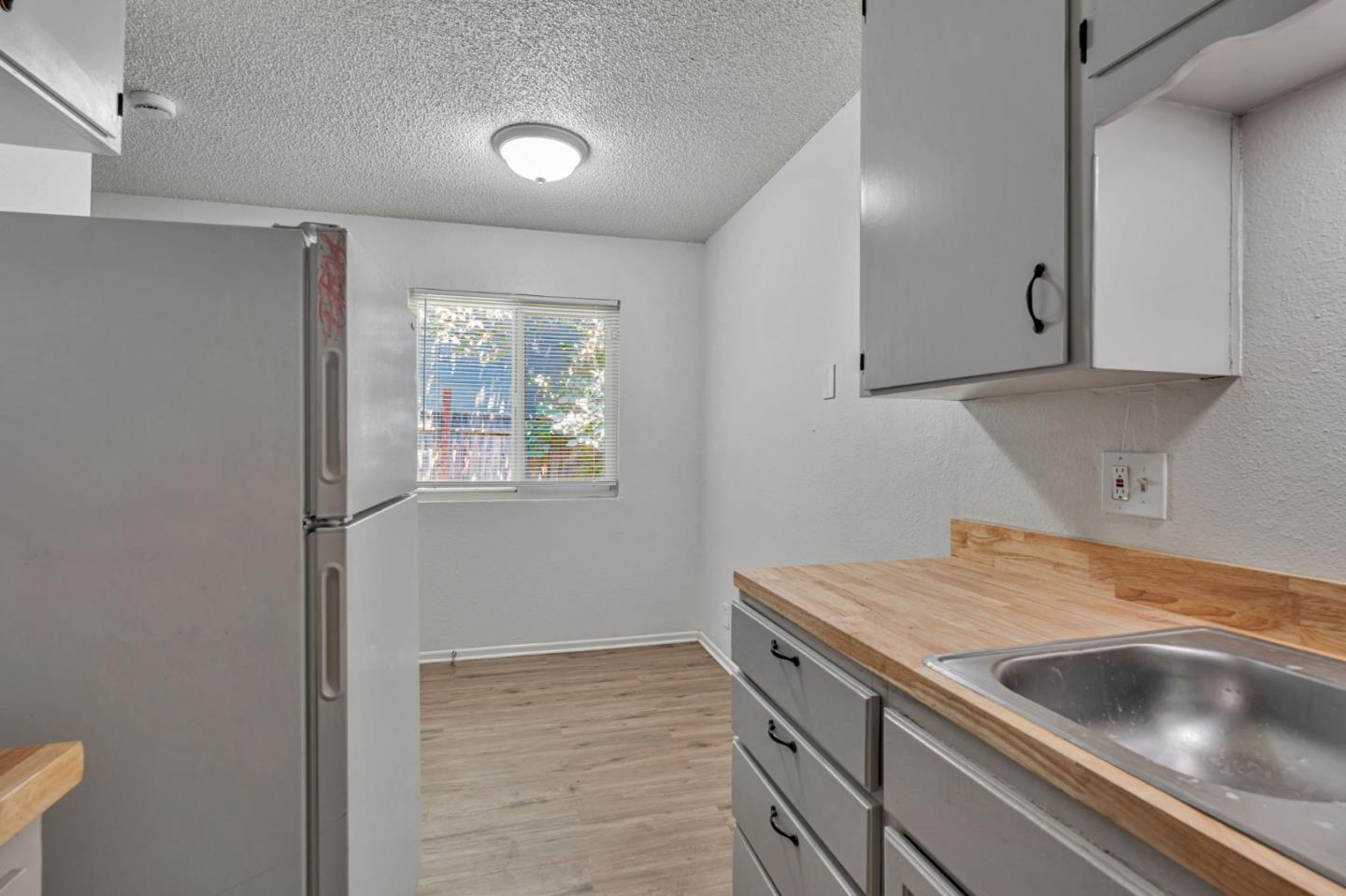 Detail Gallery Image 10 of 19 For 360 N Calaveras St, Fresno,  CA 93701 - – Beds | – Baths