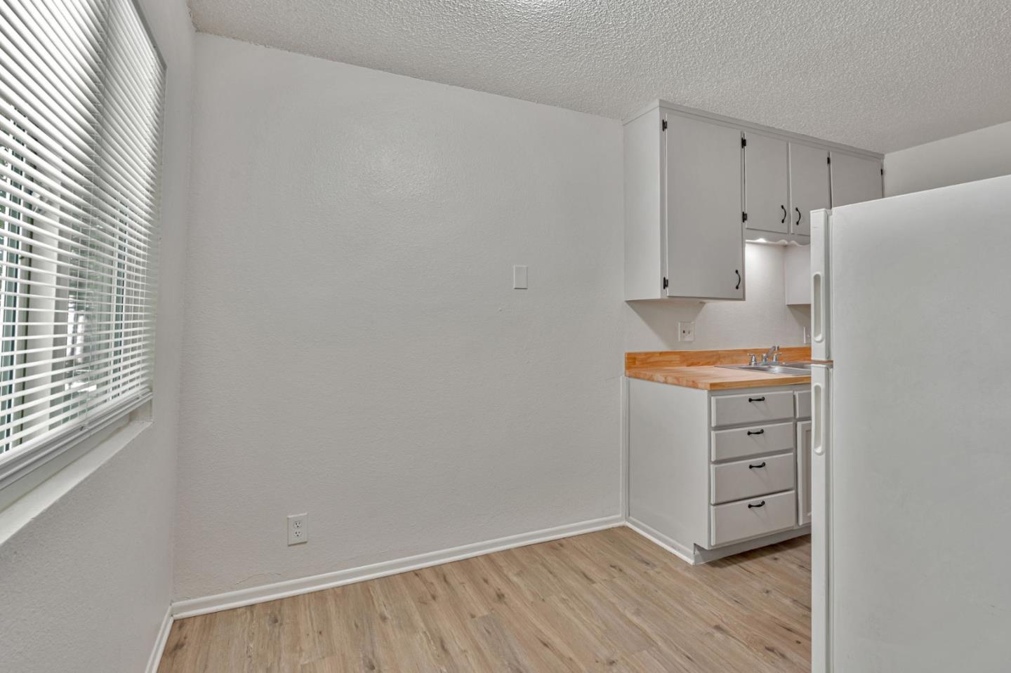 Detail Gallery Image 11 of 19 For 360 N Calaveras St, Fresno,  CA 93701 - – Beds | – Baths