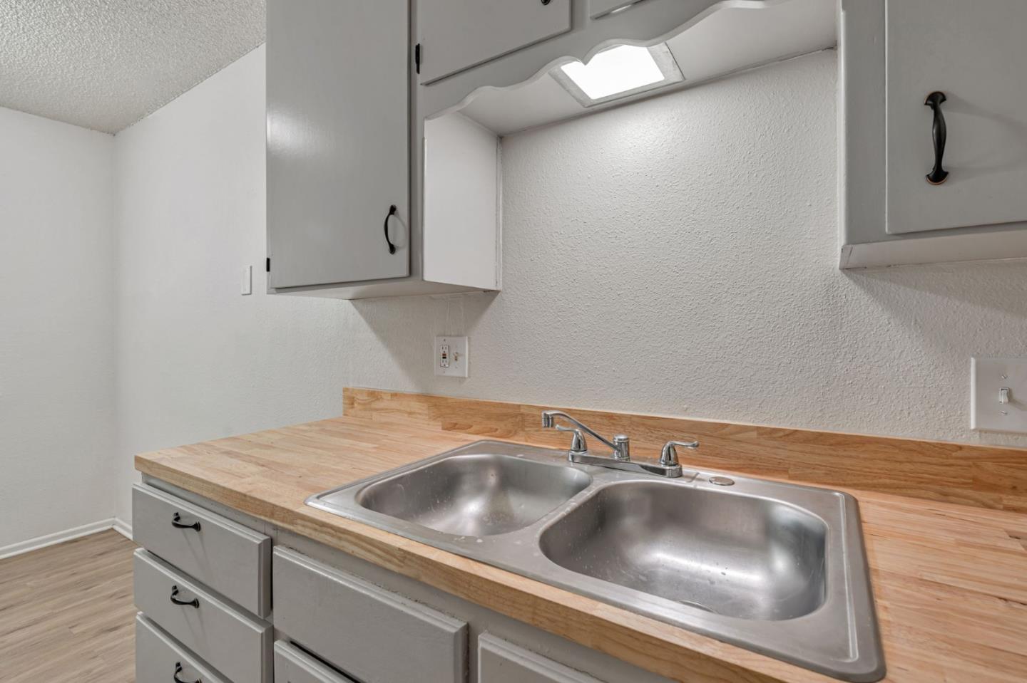 Detail Gallery Image 13 of 19 For 360 N Calaveras St, Fresno,  CA 93701 - – Beds | – Baths