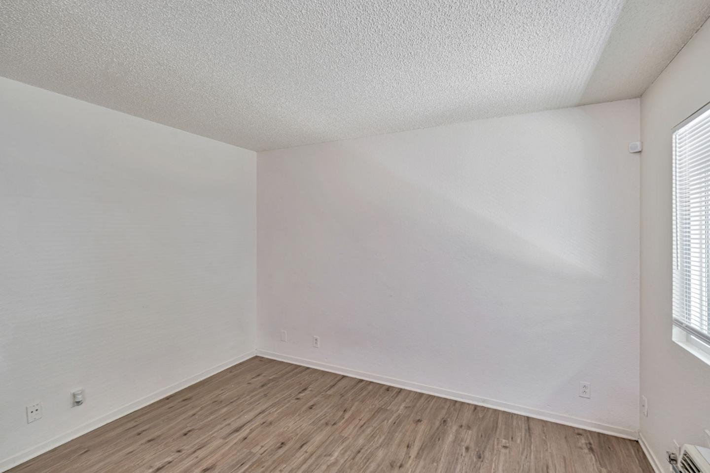 Detail Gallery Image 17 of 19 For 360 N Calaveras St, Fresno,  CA 93701 - – Beds | – Baths