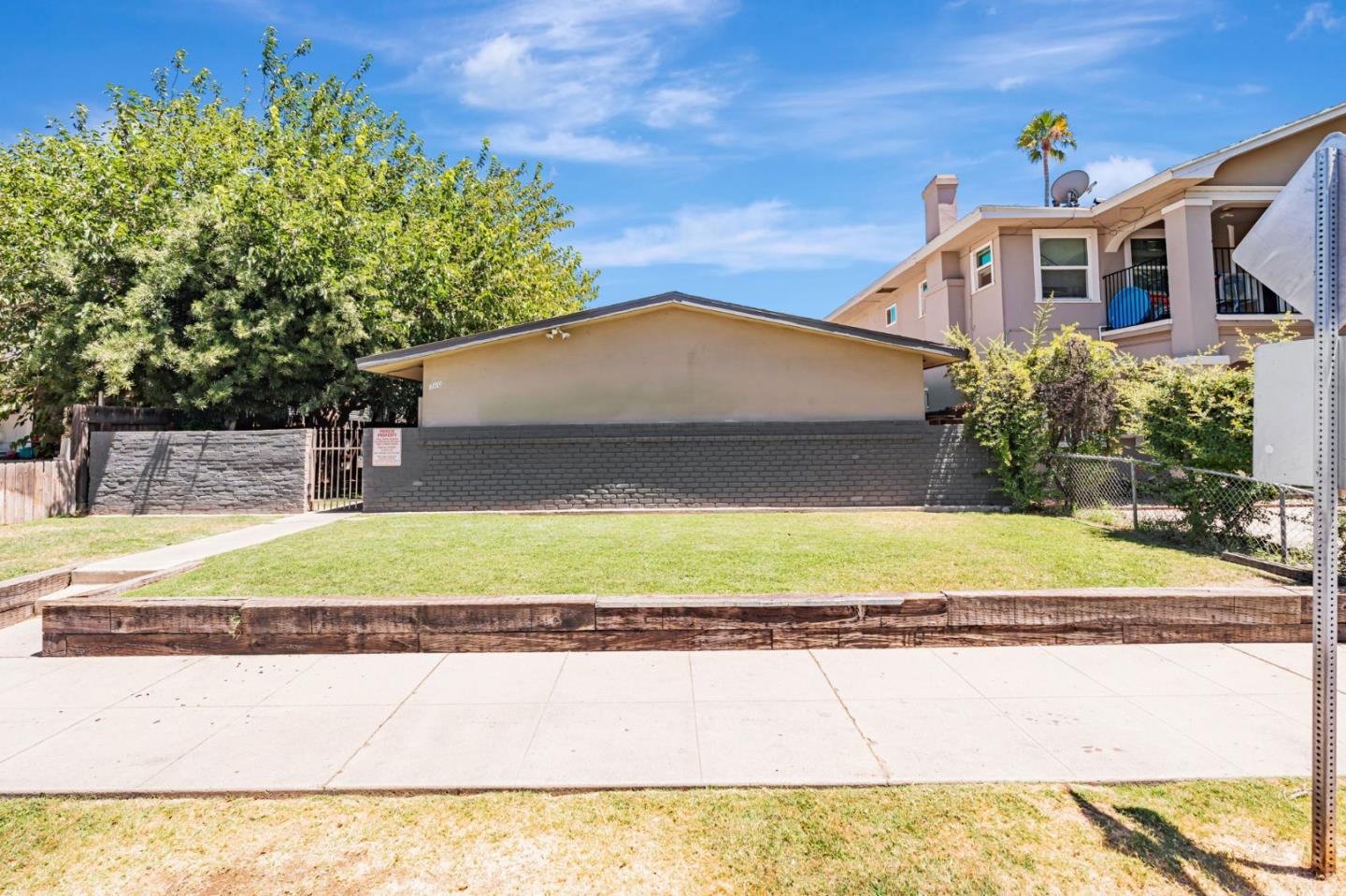 Detail Gallery Image 2 of 19 For 360 N Calaveras St, Fresno,  CA 93701 - – Beds | – Baths