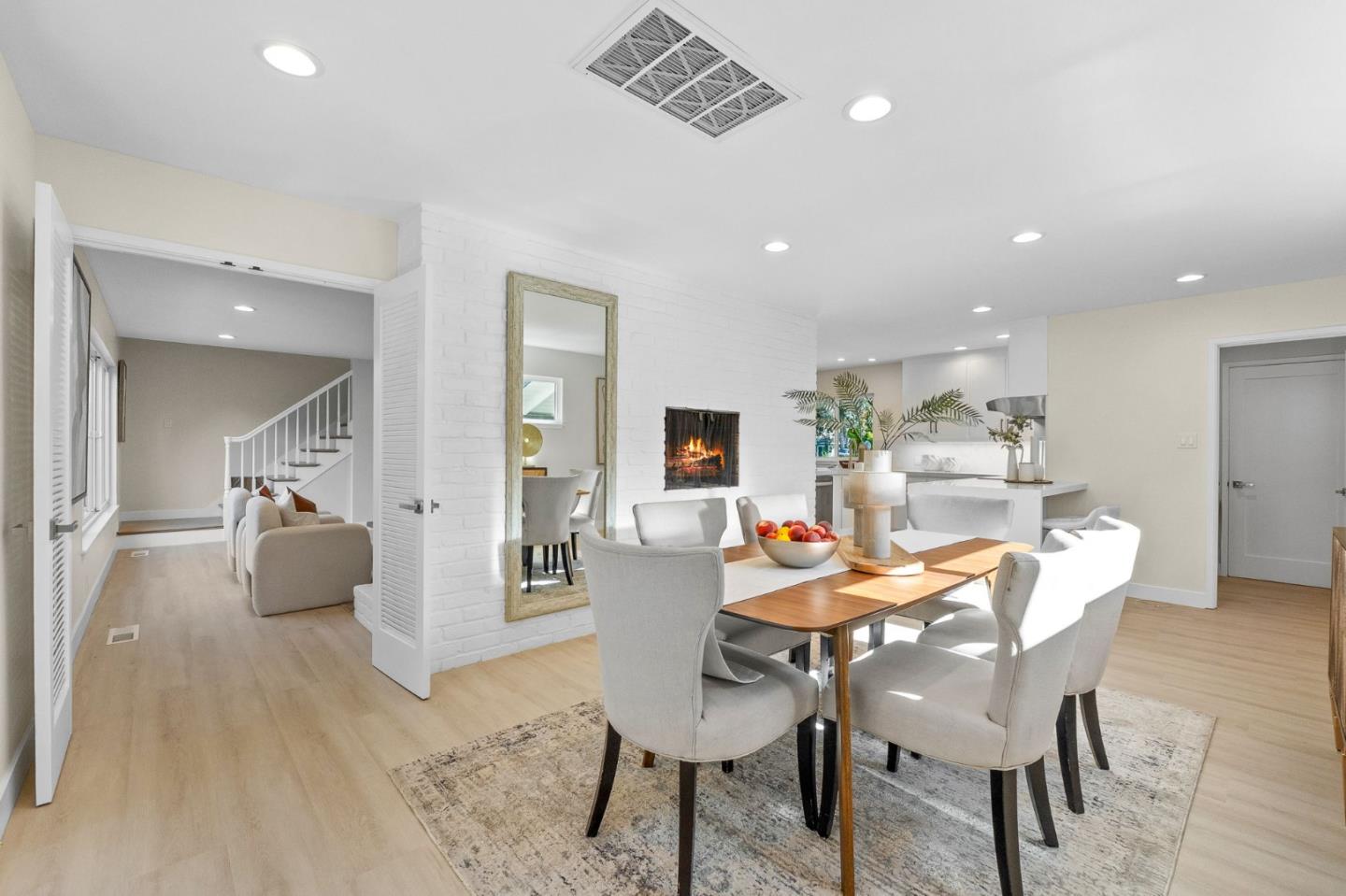 Detail Gallery Image 11 of 72 For 16251 Lilac Ln, Los Gatos,  CA 95032 - 5 Beds | 3 Baths